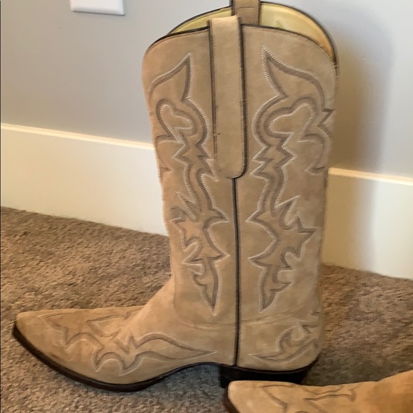 Hand made cowboy boots by Tres Outlaws. - Picture 3 of 9
